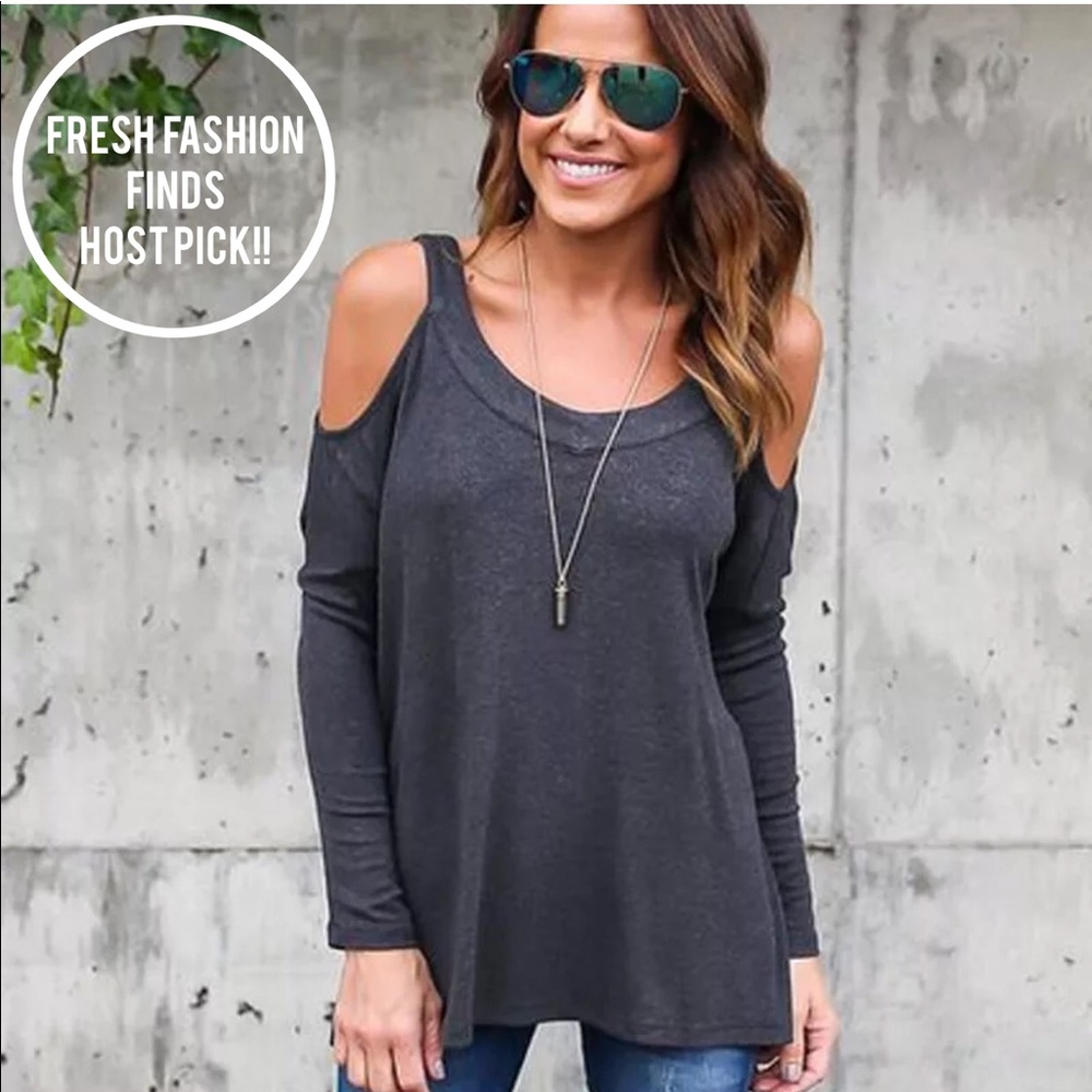 🎉🖤Cold Shoulder Top🖤🎉
